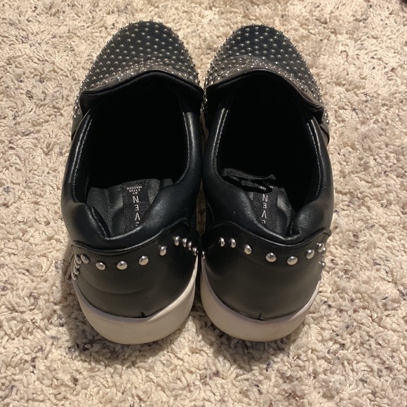 Steve Madden Slip Ons, super cute! - Picture 4 of 4